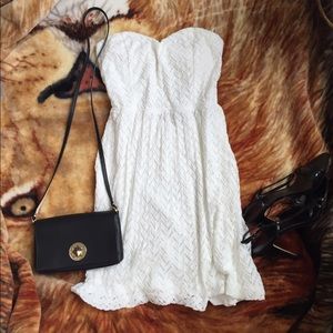 ‼️SOLD‼️ White Strapless Bow Back Dress