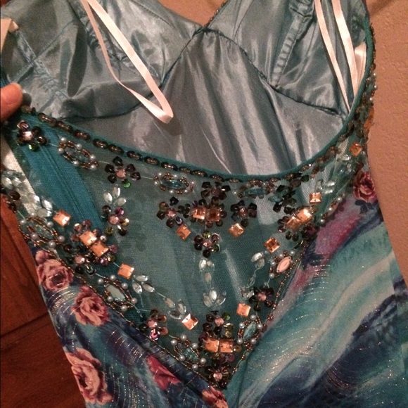 Prom/formal dress - Picture 4 of 4