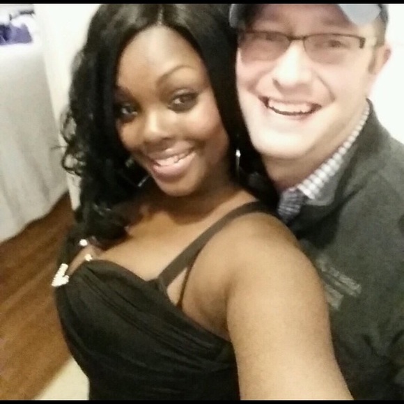 Mommy of 4 who loves fashion!!