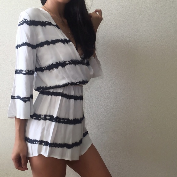 "The Wanderlust Playsuit" - Picture 3 of 4