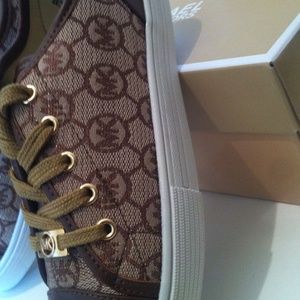 Michael Kors logo Majestica Kids Sneakers size 2