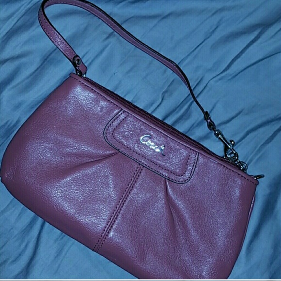 COACH PURSE - Picture 1 of 3