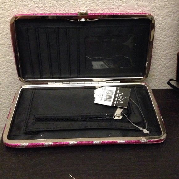 Wallet - Picture 2 of 4