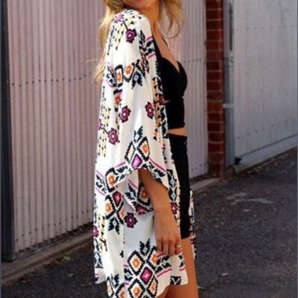 ✨Last One✨Kimono cream chiffon sheer Aztec print - Picture 2 of 3