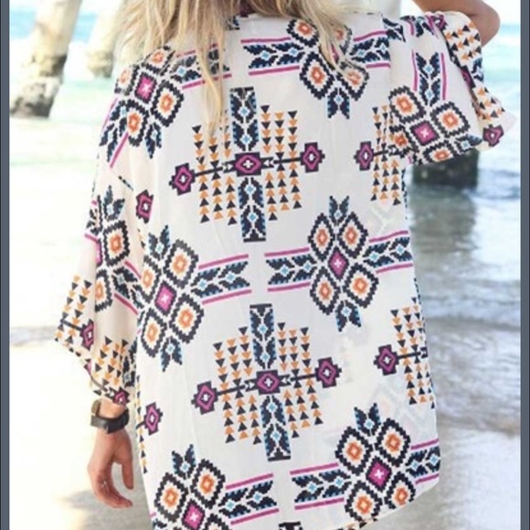 ✨Last One✨Kimono cream chiffon sheer Aztec print - Picture 3 of 3