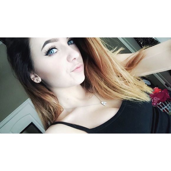 Meet your Posher, Abi