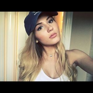 Meet your Posher, Hailey