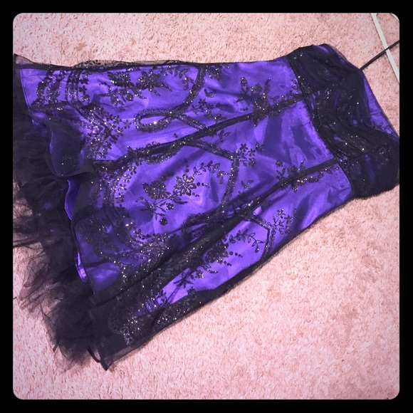 Cute dress for a dance or special occasion.