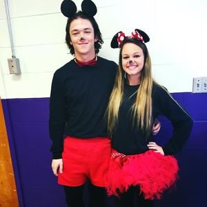 Meet your Posher, Larissa