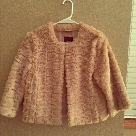 FOREVER 21 FAUX MINK SHAWL W/ HOOK & LOOP CLOSURE - Picture 1 of 4