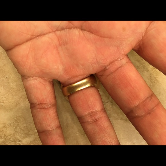 Gold ring - Picture 3 of 3