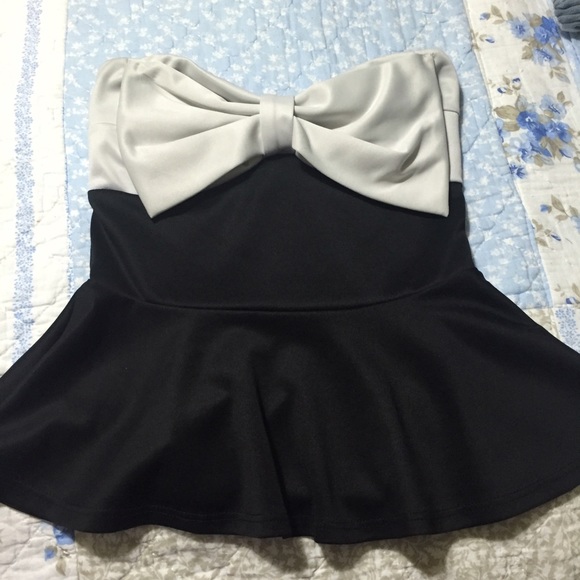 SOLD! ♠️Peplum Bow Top