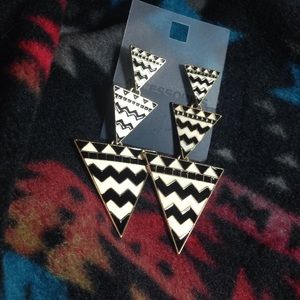 Triple Triangle Chevron Earnings