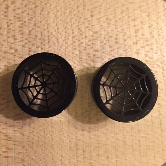 3/4" (19mm) earrings - Picture 2 of 3