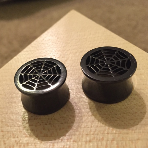 3/4" (19mm) earrings - Picture 3 of 3