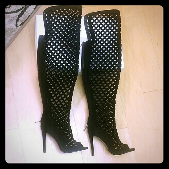 Cape Robin Elnora Black suede gladiator stilettos