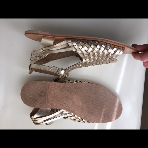 •Fair Trade Handmade leather sandals• - Picture 2 of 4