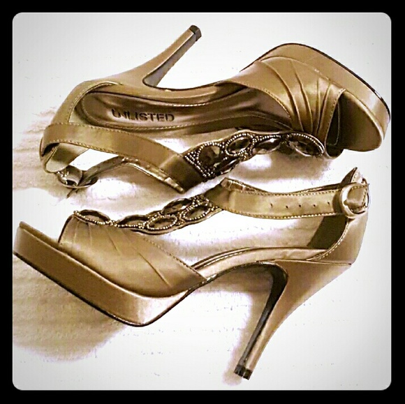 Women's Size 7 "Unlisted" by Kenneth Cole Shoes