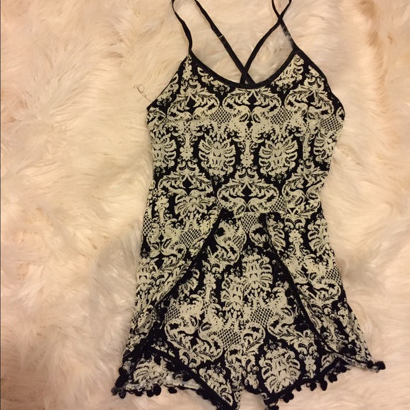 SUPER CUTE PRINTED ROMPER