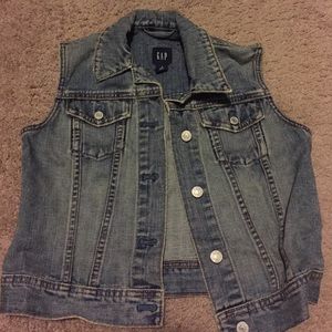 GAP sleeveless blue jean jacket size M