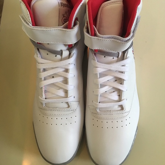 Reebok - Picture 2 of 2