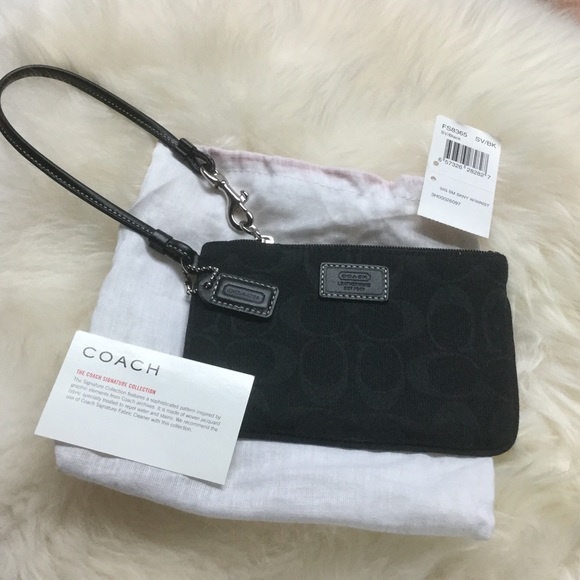 NWT Coach small Wristlet!