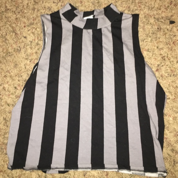 Black and grey crop top
