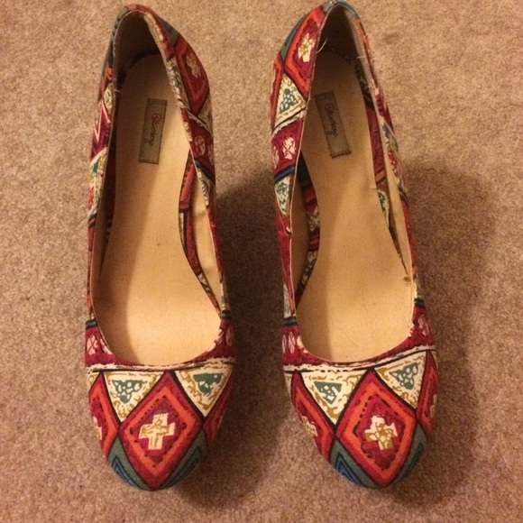 Heels - Picture 2 of 2