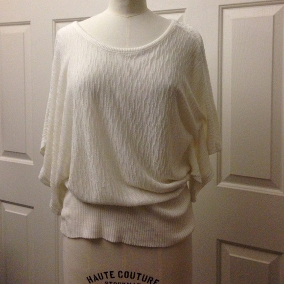 Two same tops - Picture 2 of 3