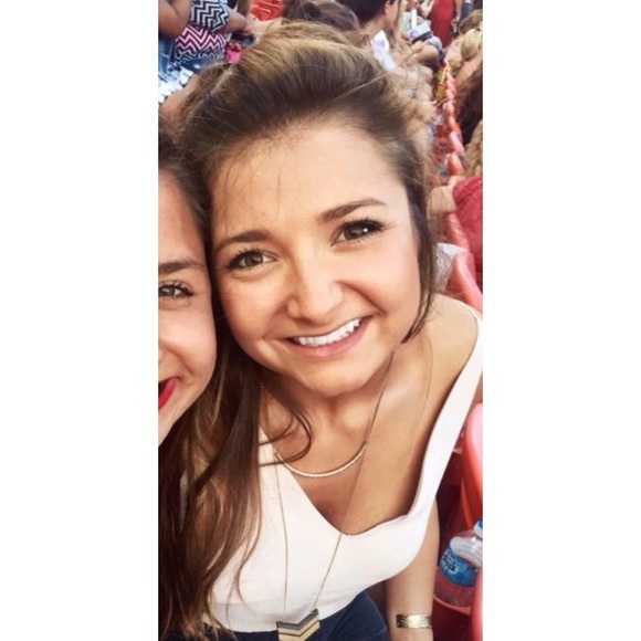 Meet your Posher, Hannah