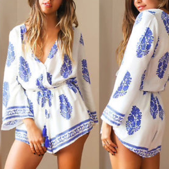 ❌SOLD❌ Boho Loose Floral Deep V Neck Playsuit - Picture 2 of 2