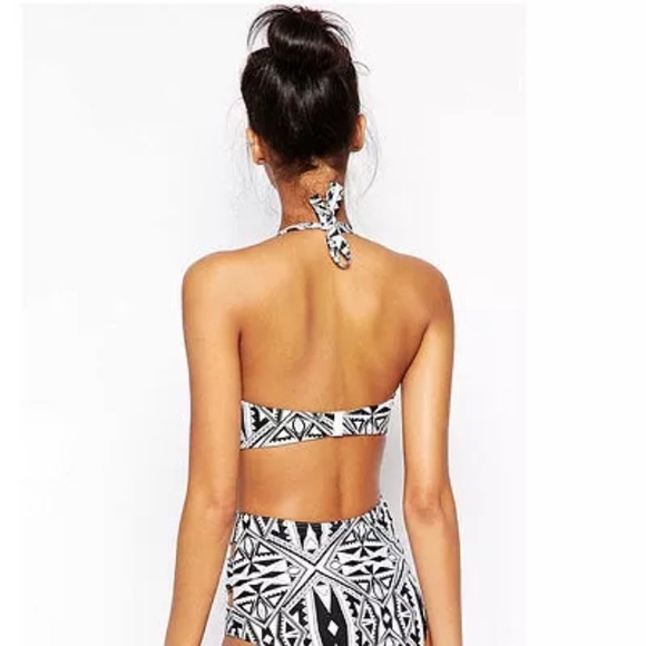 🎉H P 9/5, 5/3🎉 High Waist Geometric Bikini Set - Picture 2 of 3