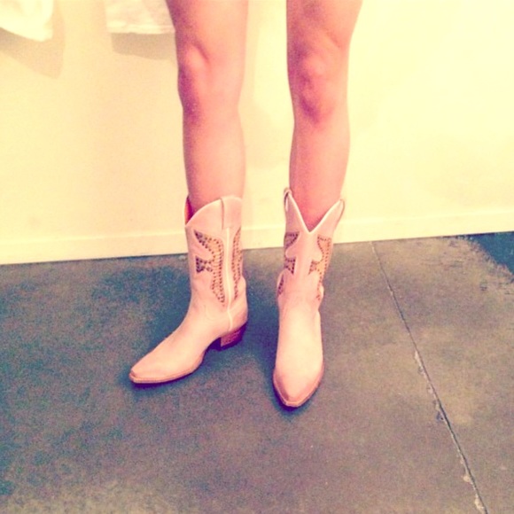 ‼️Sold‼️🎀RARE ONE OF A KIND🎀 Pink Frye Boots