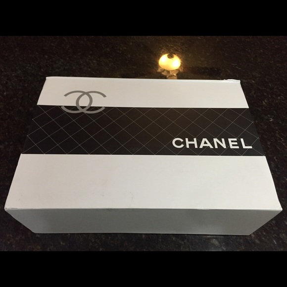 ❌SOLD on eBay❌Authentic CHANEL Magnetic Gift Box