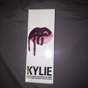 KOURT K lipkit by Kylie Jenner