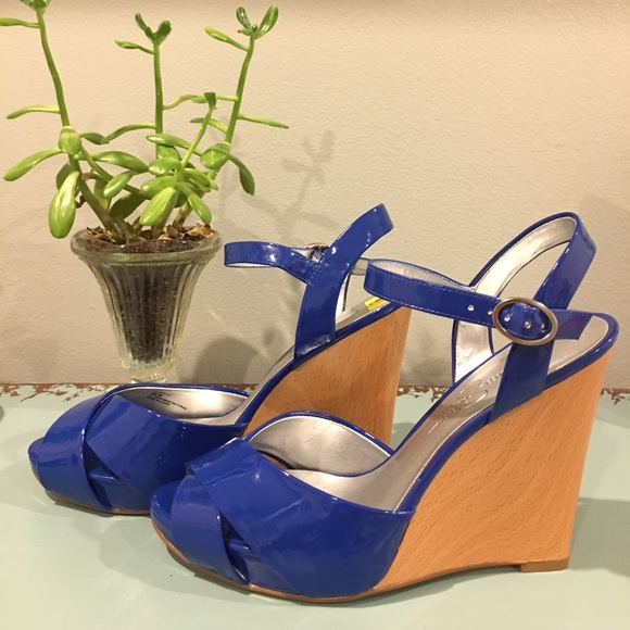 Jessica Simpson wedge sandal - Picture 2 of 4