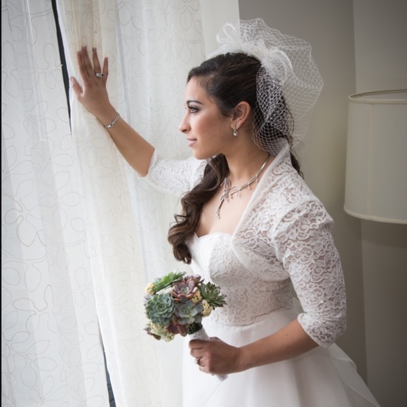 Meet your Posher, Laura - Picture 2 of 4