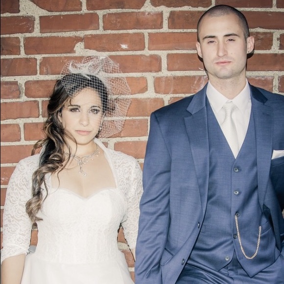 Meet your Posher, Laura - Picture 3 of 4