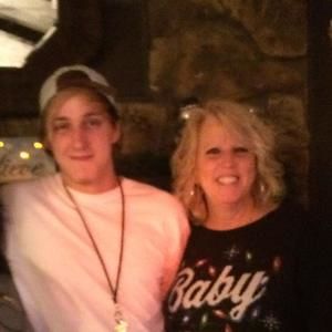 Meet your Posher, Mona