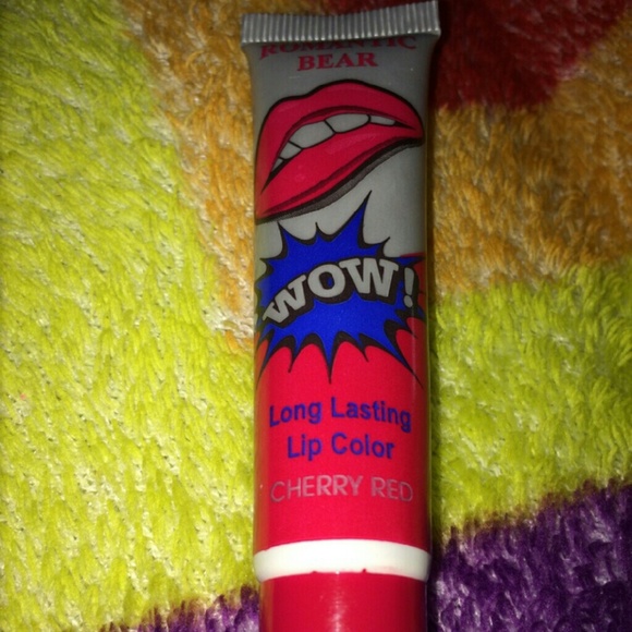 Long lasting tearing type lip gloss