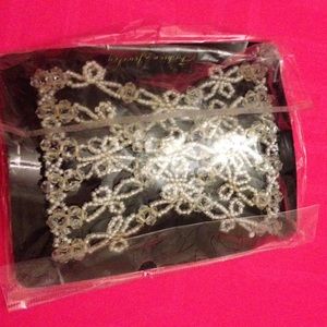 Buy 3 necklace or hairclip for $10