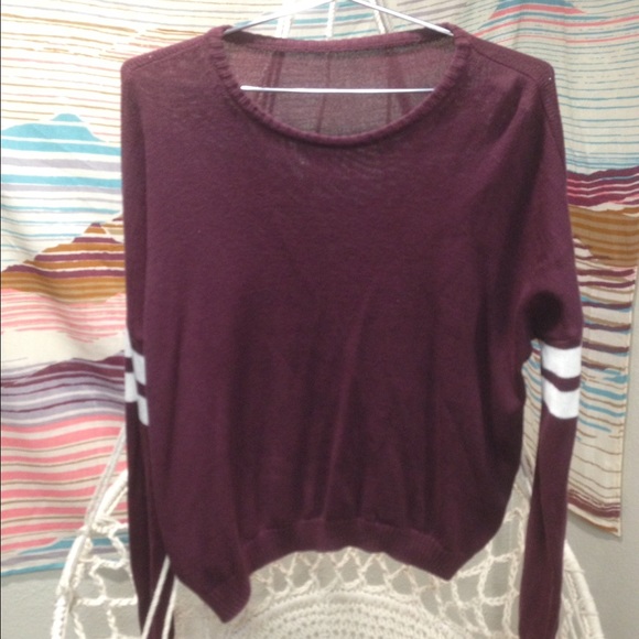 cute sweater in great condition!! no snags!!