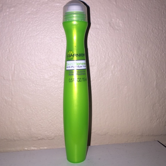 NWOT Garnier Skin Renew Anti-Puff Eye Roller