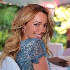 Meet your Posher, Carolina