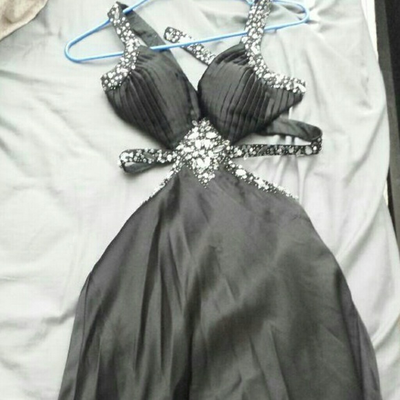 Prom dress - Picture 1 of 4