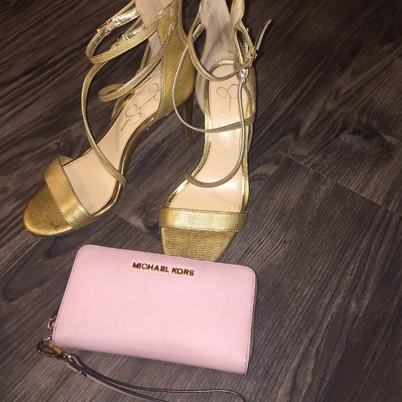 Michael kors wristlet