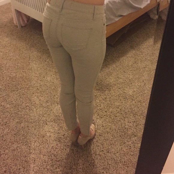 Patterned tan pants - Picture 3 of 3