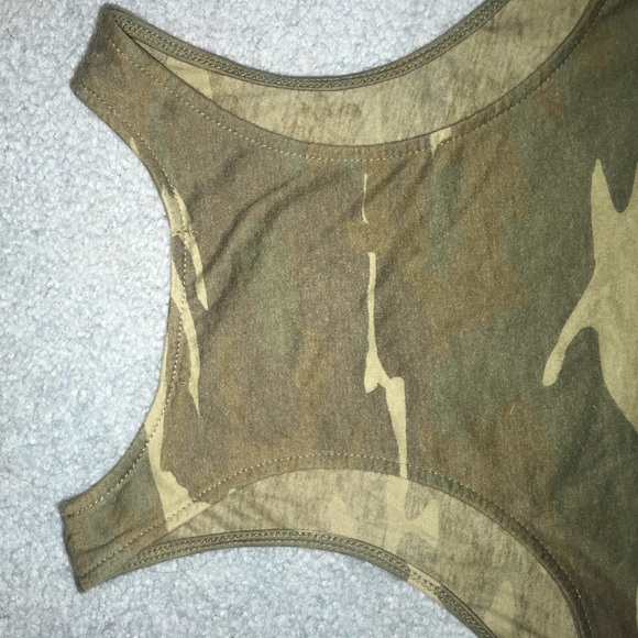 Foreign Exchange Camo Racerback Crop Top - Picture 3 of 3