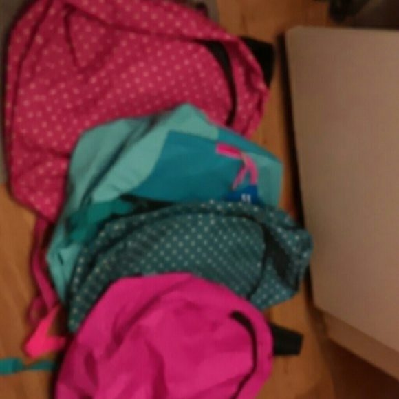 4 basic backpacks - Picture 4 of 4