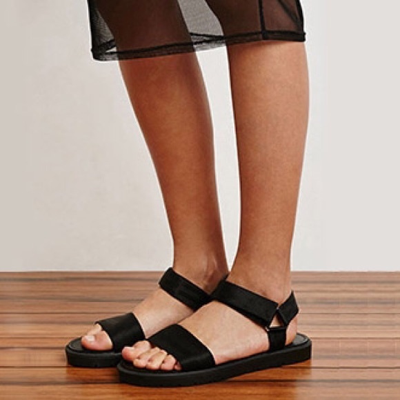 Forever 21 Black Webbed Flatform Sandals